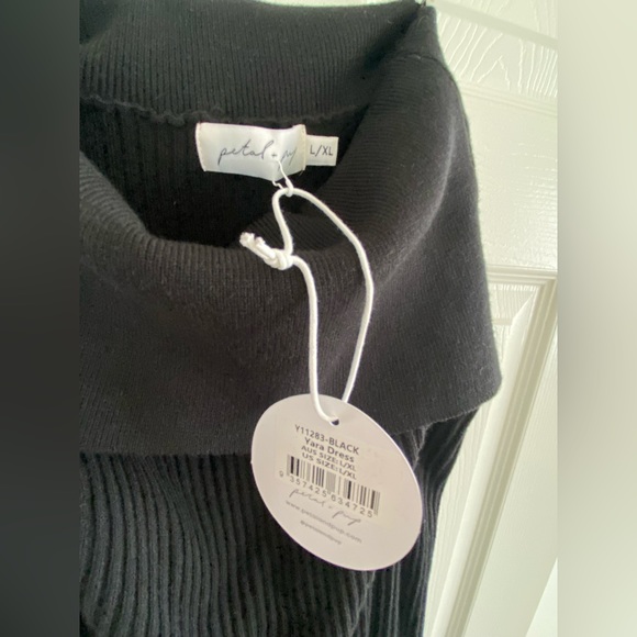 Petal & Pup Yara Off the Shoulder Sweater Dress - Size L/XL - Picture 10 of 10